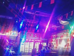 -UP嘻哈酒吧(粉巢店)