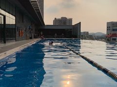 酒店泳池-广州天河希尔顿酒店