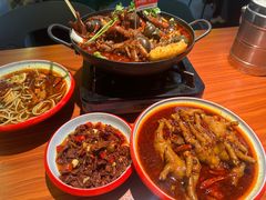 -老闵田螺馆·南昌市井菜·特色小吃(总店)