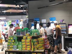 -中百仓储超市有限公司(越秀星汇维港店)