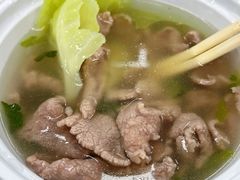 奔跑牛肉汤-犇逸·乐山跷脚牛肉·四川现炒(览海店)