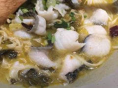 老坛酸菜鱼圆粉-百春原湖南牛肉粉(百联世纪店)