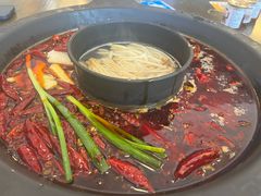 -黄潇洒老火锅(九眼桥宏济巷店)