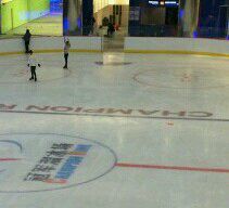 -冠军冰场CHAMPION RINK(百年港湾奥特莱斯店)