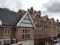 -钟书阁(松江泰晤士小镇店)