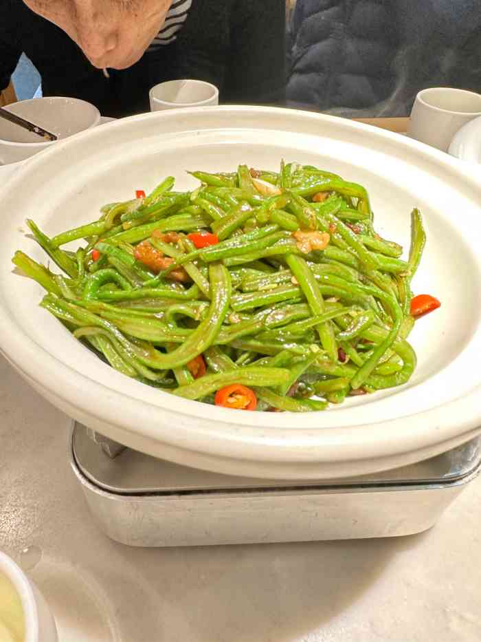 小菜园新徽菜(上海宝山万达店)-"之前来拿号,还有一百多桌,崩溃.