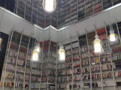 -钟书阁(松江泰晤士小镇店)