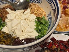 -蜗牛小馆醉乡民谣云南菜(惠新西里店)