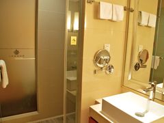 -无锡鼎尚皇冠酒店