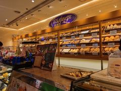 面包甜点陈列柜-老佛爷饼店