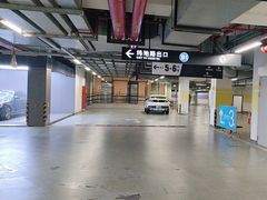 -经纬汇-停车场