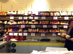 面包甜点陈列柜-老佛爷饼店