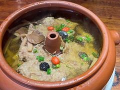 -老滇山寨•云南特色菜•地方菜•民族风情歌舞表演(金碧店)