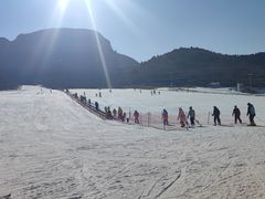 -济南卧虎山滑雪场