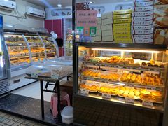 面包甜点陈列柜-美嘉华面包西饼店(红胜坊店)