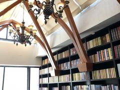 -钟书阁(松江泰晤士小镇店)