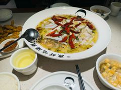 -江渔儿酸菜鱼·拔草餐厅(虎门君乐汇店)