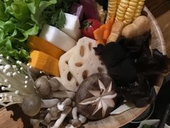 -湊湊火锅·茶憩(新中关购物中心店)