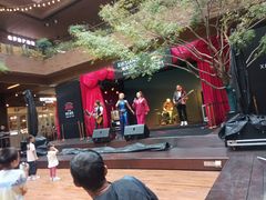-瑞虹新天地月亮湾