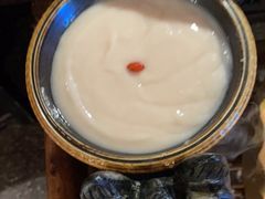 -老牌坊云南鱼豆花火锅(哈西万达店)
