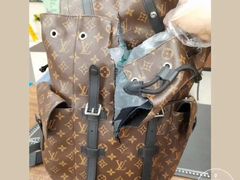 -爱革·洗衣改衣·洗鞋修鞋·洗包修包·奢侈品护理(宝地广场店)