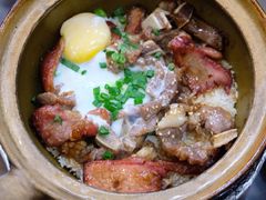 窝蛋牛仔骨拼叉烧-红星光发煲仔饭(文海店)