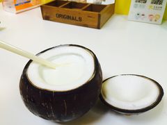 -志龙皇冠吃货椰子铺