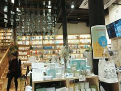 -猫的天空之城概念书店(杭州南宋御街店)