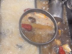 -老牌坊云南鱼豆花火锅(爱建店)