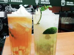 菠萝茶果乐-魏斯理汉堡(西安沣东吾悦店)