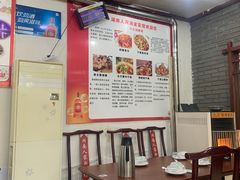 -湖南人家湘菜馆(镇江路店)