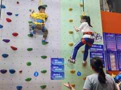 -蓝天攀岩-青少年训练(罗湖益田假日广场店)