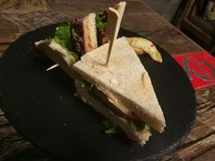 -HIGH FIVE哈福手工汉堡(桂林路店)