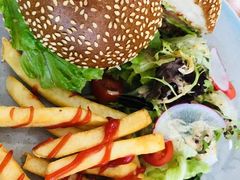 卢卡牛肉大汉堡-LUCCA卢卡西班牙海鲜饭(远洋广场店)
