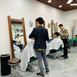 -V8潮牌·接发烫染连锁