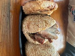 -老天桥酱肉烧饼夹肘子(天桥店)