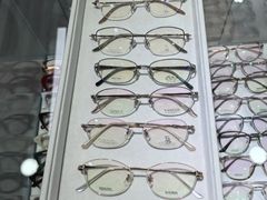 -三叶眼镜城批发市场(上海火车站店)