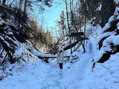 -峡谷浮石林景区
