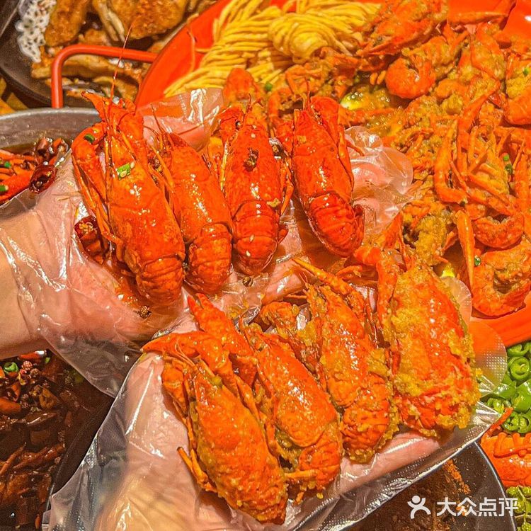 有任何人没吃过这家咸蛋黄龙虾🦞我都会伤心