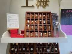 -LADY FAFA(巨鹿路陕西南路路口店)