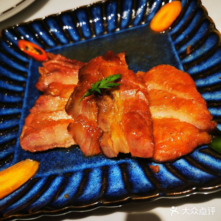 一份是有酱汁的，一份没酱汁