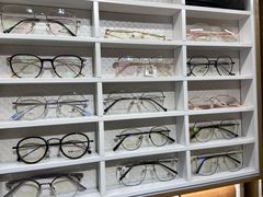 -视野联行眼镜·蔡司授权店(长白万象汇店)