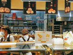 面包甜点陈列柜-申氏糕点(三好街店)