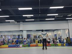 -米高蓝斯克国际轮滑中心(中铁建店)