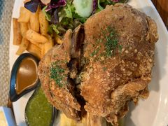 -Chom Cafe and Restaurant