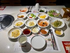 餐前小菜-本家韩国烤肉(青岛万象城店)