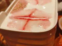 -老牌坊云南鱼豆花火锅(爱建店)