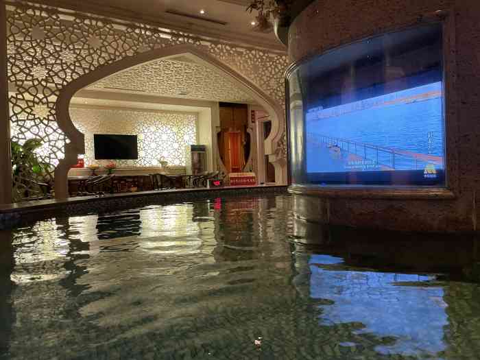 马迭尔商务会馆(中央大街店)-"经常去,主要是习惯了,汗蒸不错.