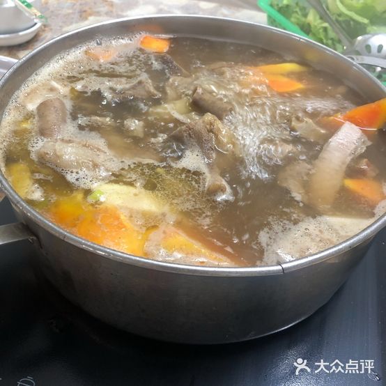 品记特色牛排牛煲火锅店