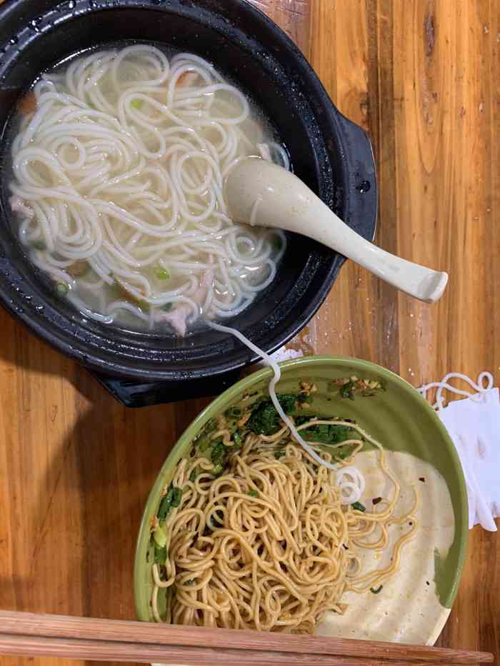 长寿砂锅米线-"本来一直喜欢吃他家的鱼香肉丝饭的 结果.